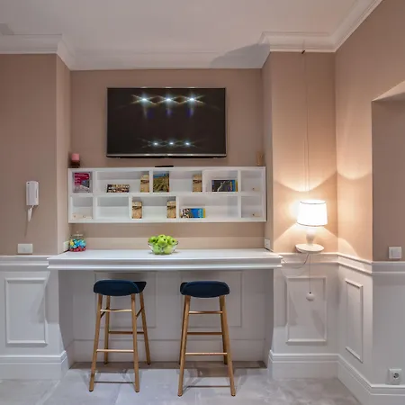 Oda ve Kahvaltı Zadera 4*