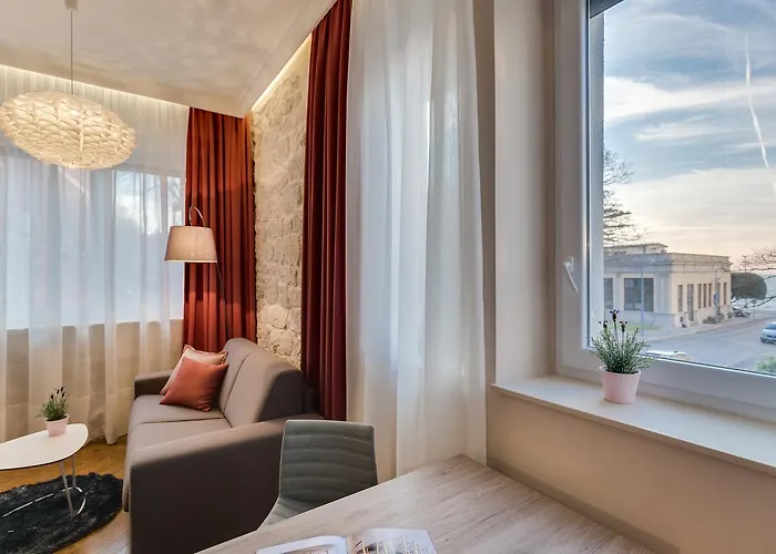 자데라 어코모데이션 4*