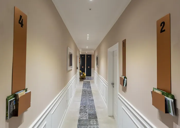 자데라 어코모데이션 4*