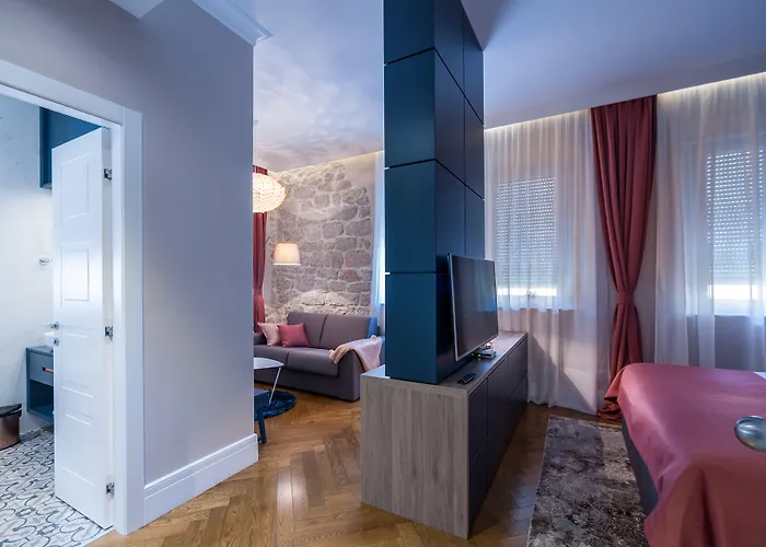 לינה וארוחת בוקר Zadera זאדאר